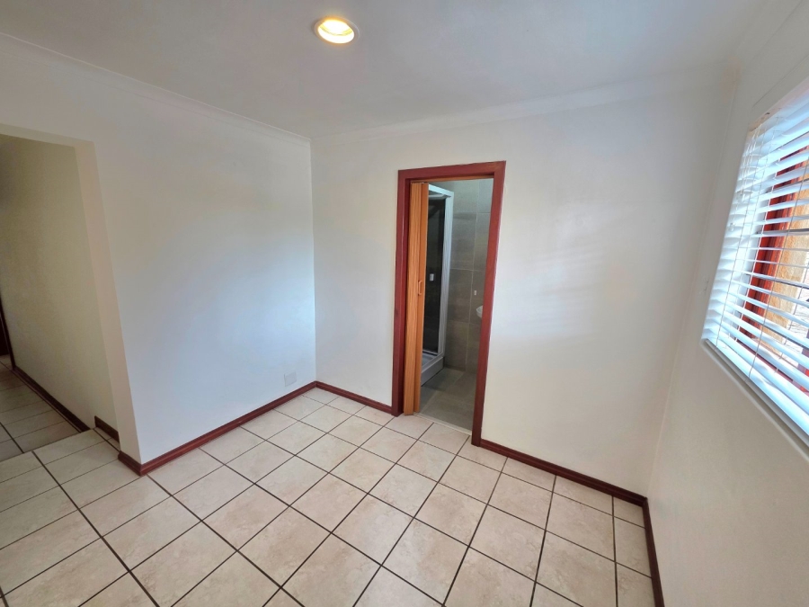 To Let 4 Bedroom Property for Rent in Hospitaalheuwel Free State